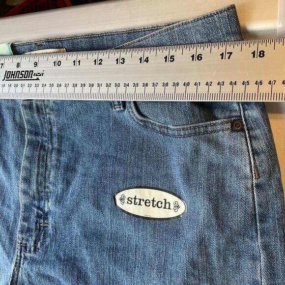 Lee Women Jeans size 16 Long Relaxed Straight Leg High Rise At The Waist Stretch - Picture 2 of 11